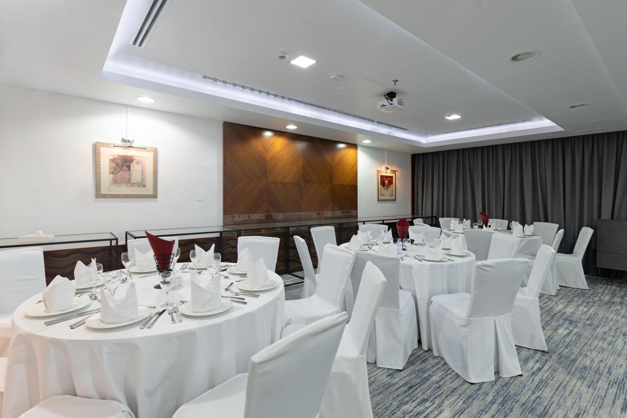 Oryx Hotel Abu Dhabi Ngoại thất bức ảnh