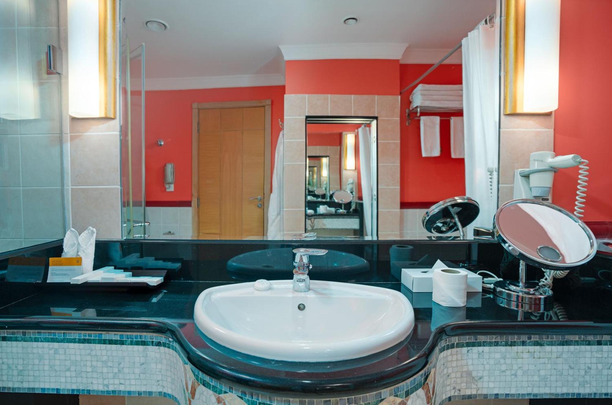 Oryx Hotel Abu Dhabi Ngoại thất bức ảnh